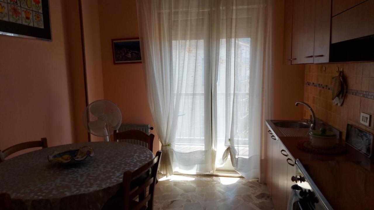 Casa Floridea -Mediterranea Sicilia Apt Чефалу Екстериор снимка