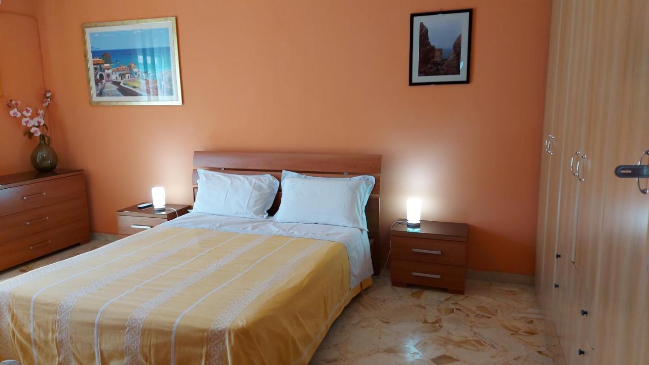 Casa Floridea -Mediterranea Sicilia Apt Чефалу Екстериор снимка