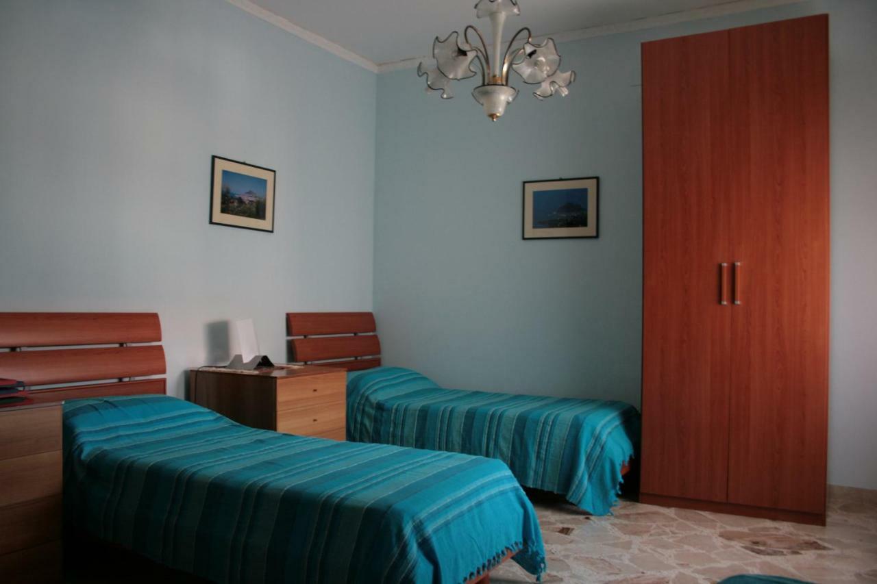Casa Floridea -Mediterranea Sicilia Apt Чефалу Екстериор снимка